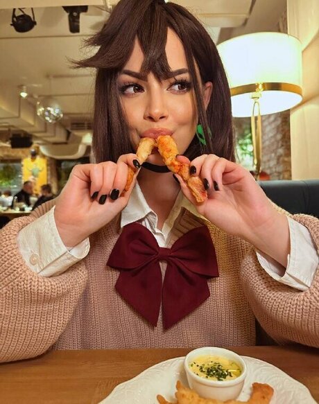 Lizzie Whistle hd star archive