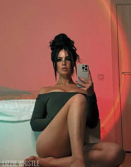 Lizzie Whistle star nice picture