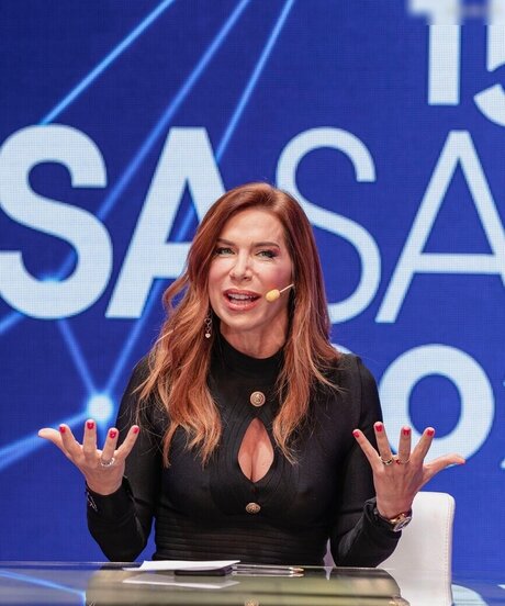 Veronica Maya exclusive actress photos