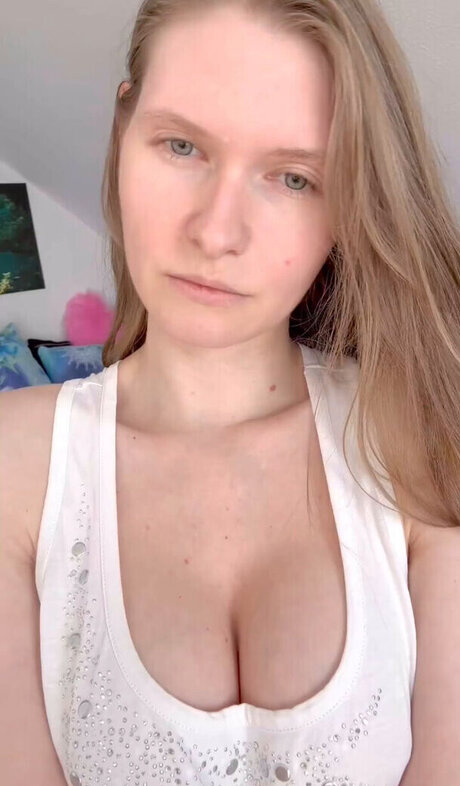 InaSilja high quality actress pic