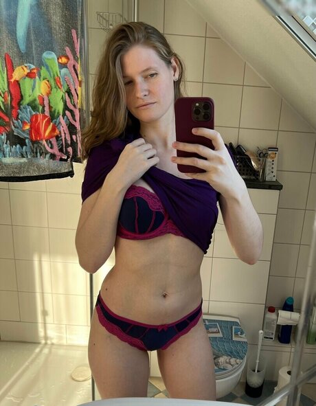 InaSilja art actress picture