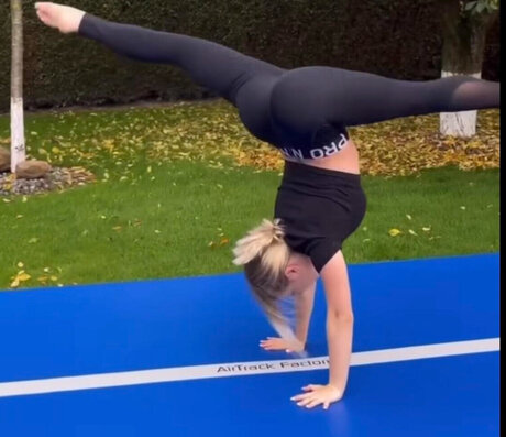 chicks onlyfans top gallery