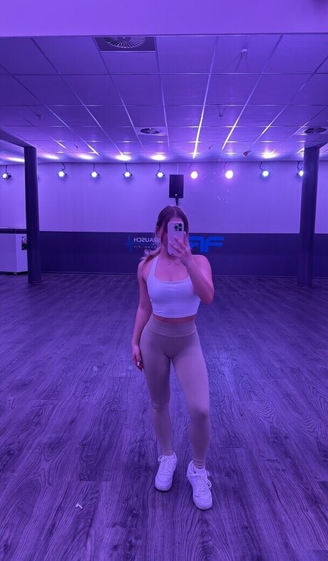 Itsmisabell pornstar naked pictures