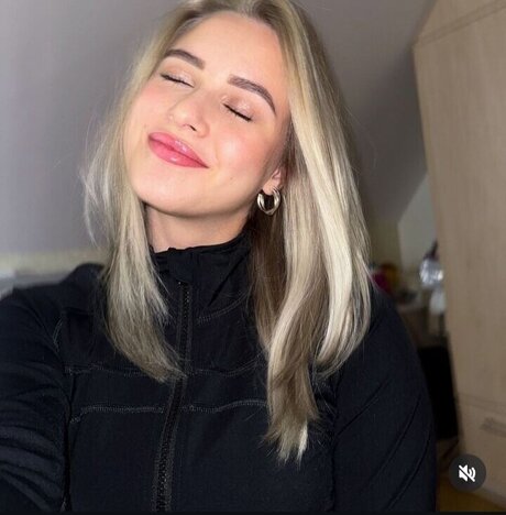 Itsmisabell star adult images