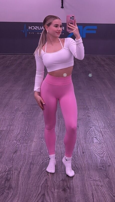 Itsmisabell pornstar free photos