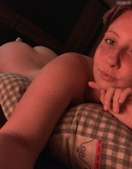 CaroCream model exclusive photo