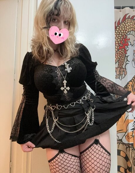 Aretteepls naked pornstar pictures