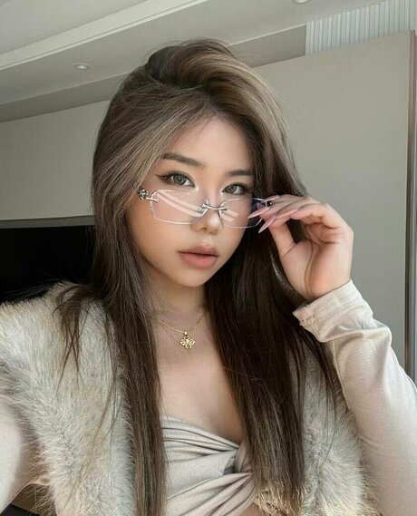 Cutelucia free pornstar pictures