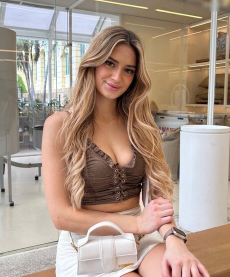 Vanessa Wende xxx model galleries