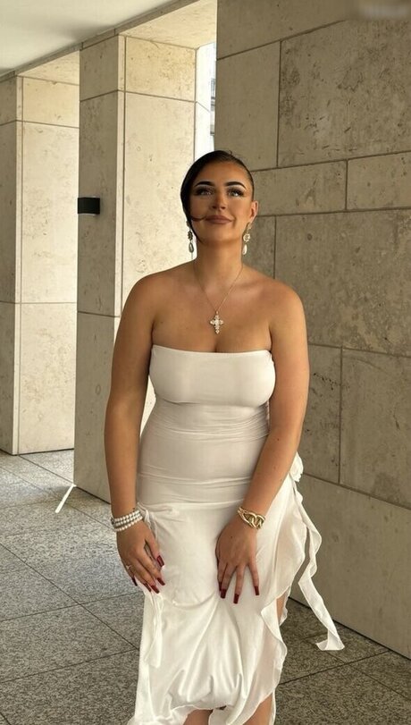 Michelle Knaub model nude pics