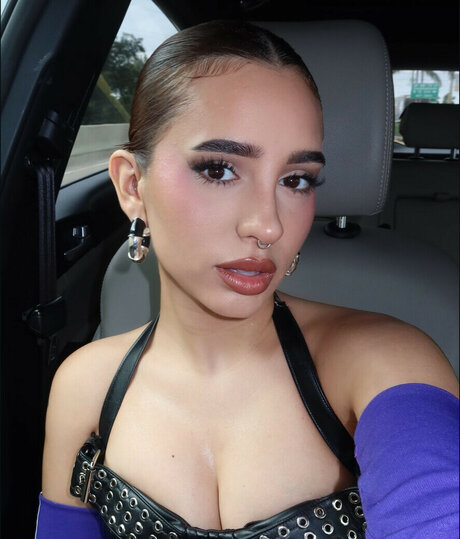 Domelipa pornstar pretty photos