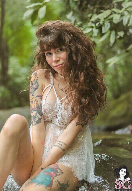 Dinhasun erotic model picture