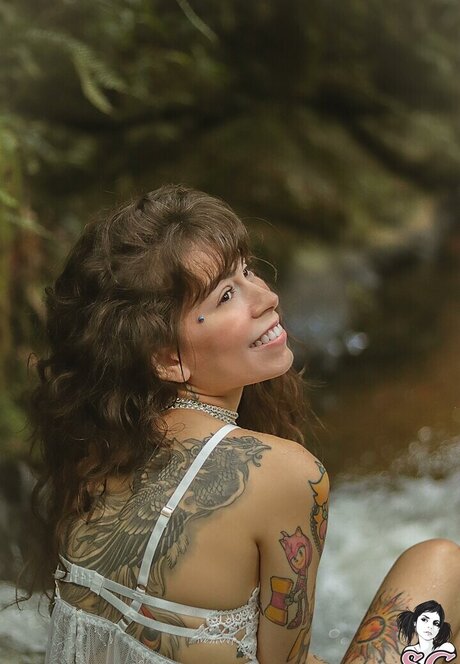 Dinhasun star nudes images