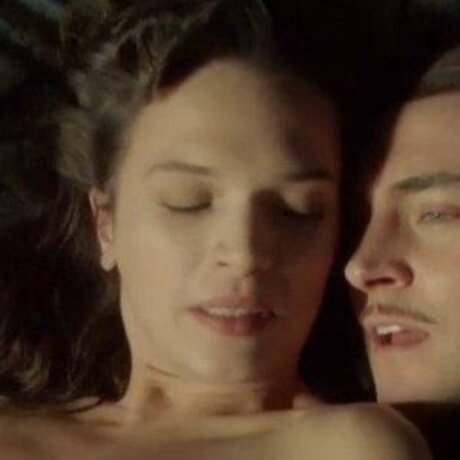 Versailles Fernsehserie_ naked star gallery