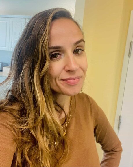 BellaSuede star naked pic