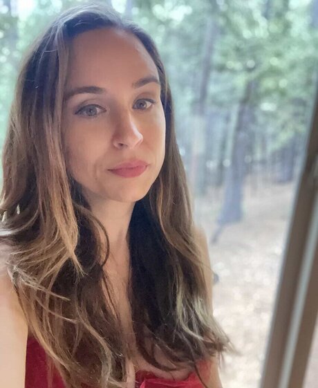 BellaSuede star porn pictures