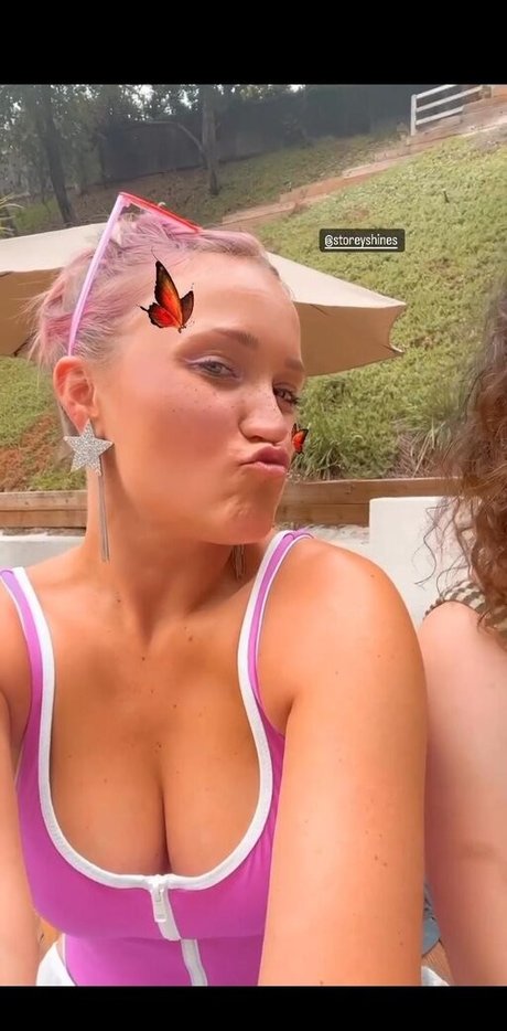 Emily Osment sexy pornstar pic