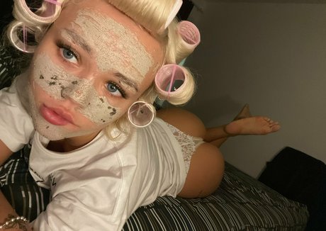 hollymoonvvip star erotic img