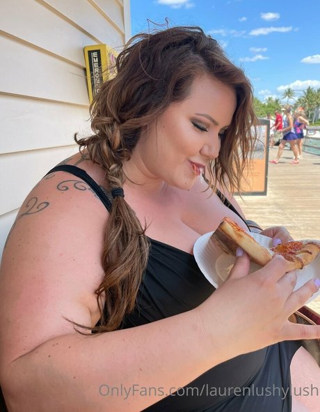 lushie lauren erotic star img