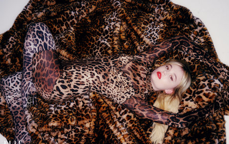 Emily Alyn Lind high quality actress photos