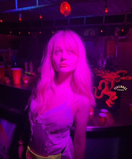 Emily Alyn Lind top pornstar pic