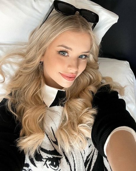 Berticuss model porn galleries