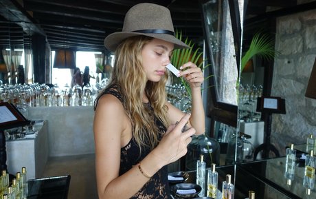 Camila Morrone pretty model image