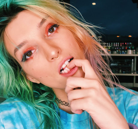 Dani Thorne sexy actress photos