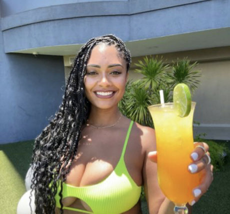 vanitybae model pornographic photo