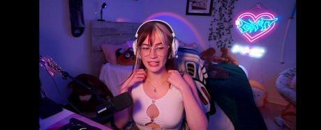 Allycxt sex model pics