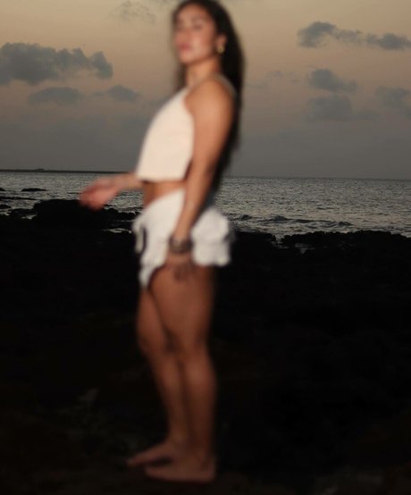 Amy Reis naked actress photo