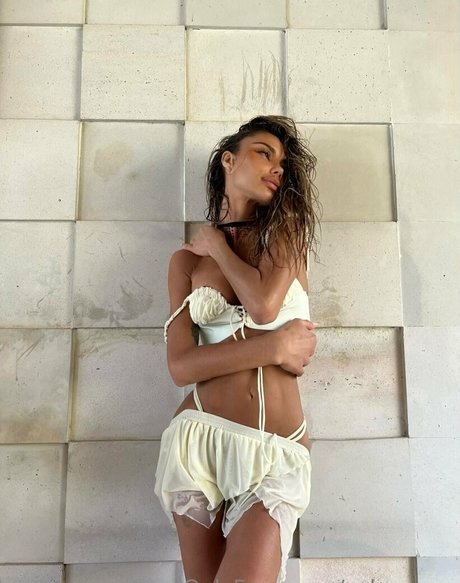 Sahara Ray beautiful actress pics