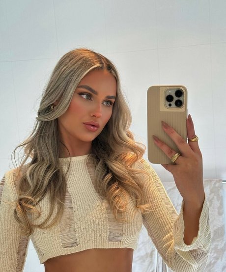 Olivia Prosser model pretty image