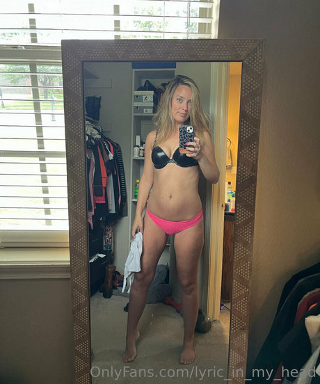 lyric in my head model nudes pic