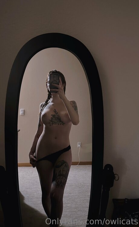 Owlicats nude model gallery