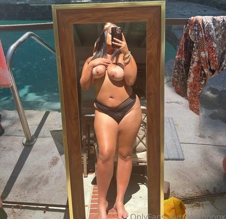 mamacitvizzy model hot pic