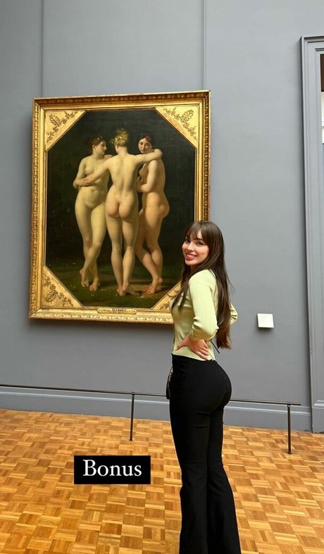 Jhulia Pimentel art model img