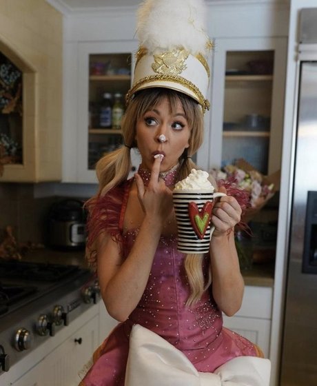 Lindsey Stirling high quality model gallery