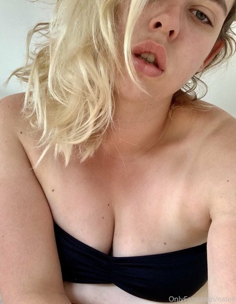 eatee pornstar adult pics