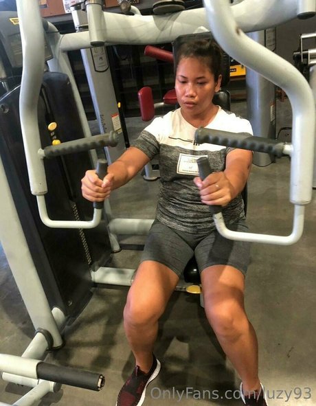 luzy93 art model image