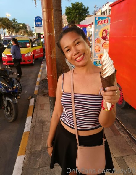 luzy93 erotic pornstar pics