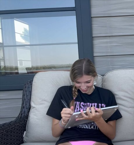 Brooke Isabella hot actress pictures