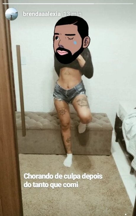 lauratavora star nude picture