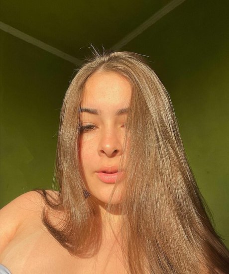 Rere Schneider nice star pics