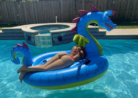 Nadia G model high quality photo