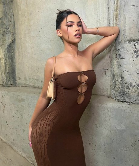 Leah Halton nice model photo