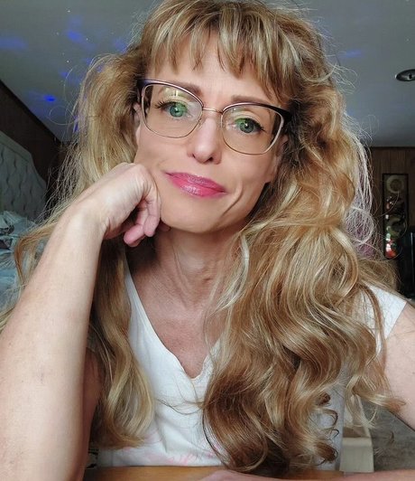 LanaRN star top photos