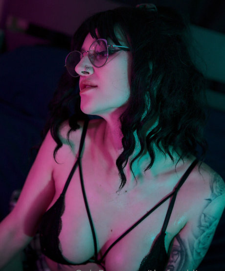 thefreekitsune nude actress image