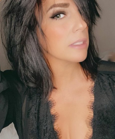 Darnell Ashbury pornstar pretty img