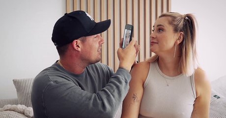 Maren Wolf nude model image